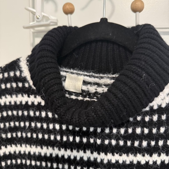 Toteme Black and White Patterned Turtleneck Sweater - Picture 3 of 4